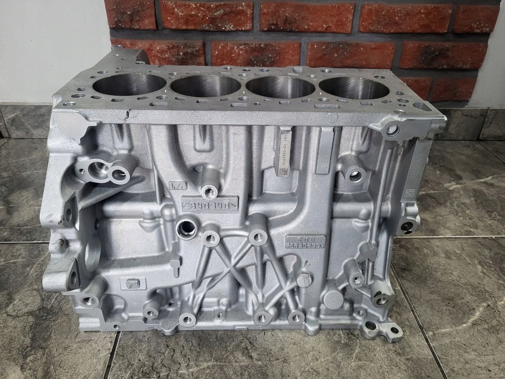 фото №3, Mini r55 r56 r57 r60 n47c20a 2.0d - блок двигателя 782302904 11 11 494 285