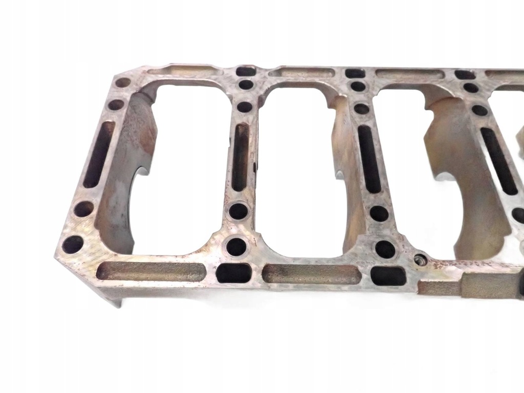 фото №9, Основание вала коленчатого audi a8 d3 4.2 tdi bvn 057103041g