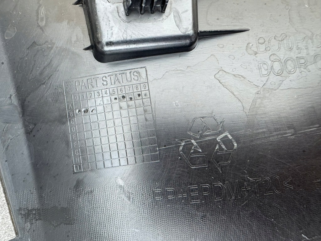 фото №12, Mercedes glb x247 w247 19r- молдинг двері лівий задня задня ліва a2477370600