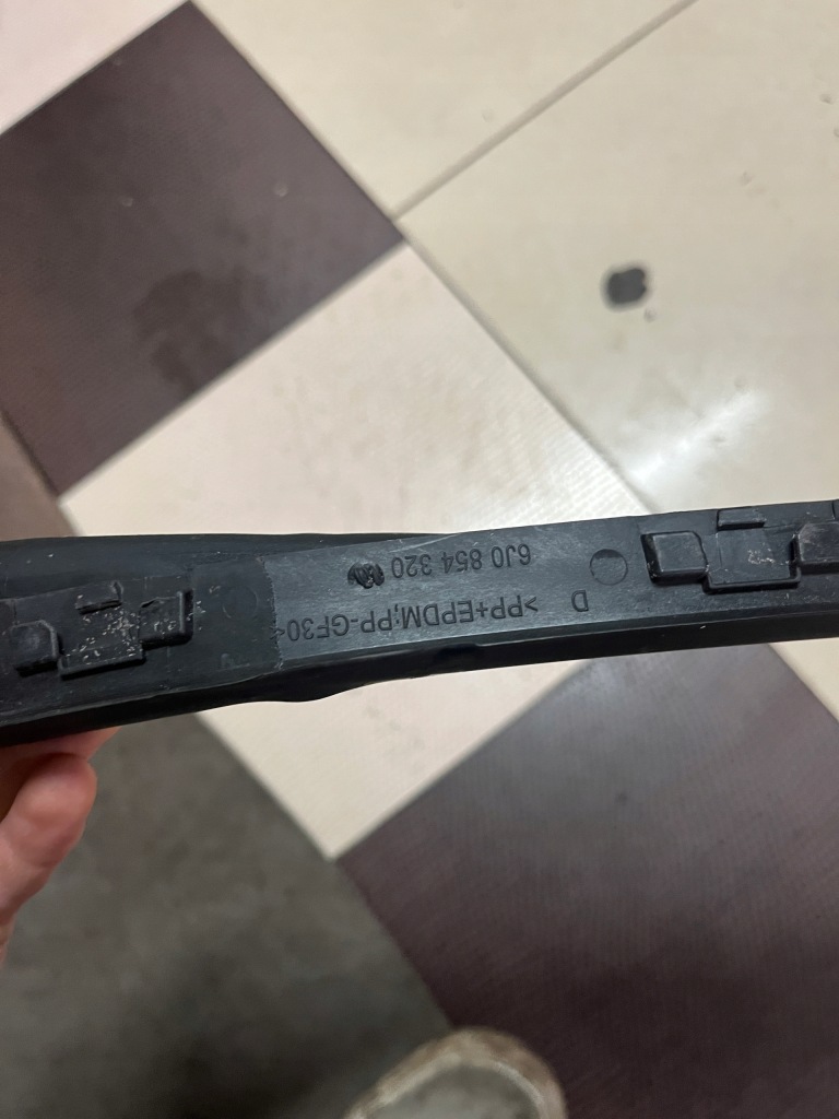 фото №5, Seat ibiza iv 6j kombi 1.2 молдинг стекло передней 6j0854320 правая