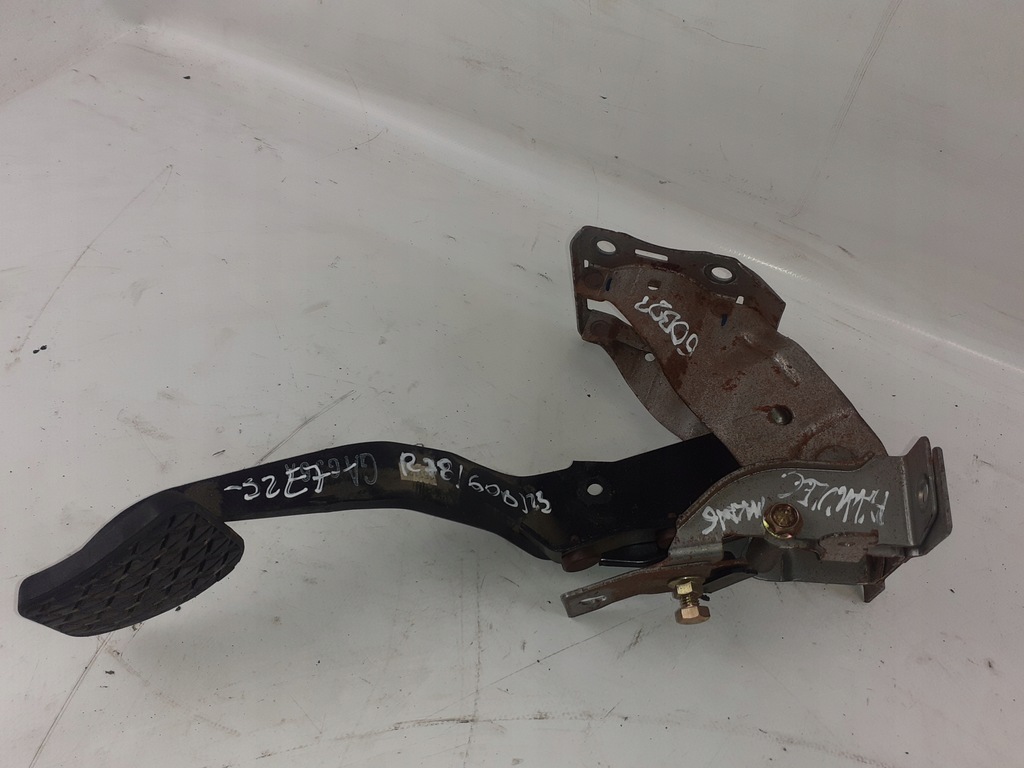 фото №1, Mazda 6 gg педаль тормоза основание