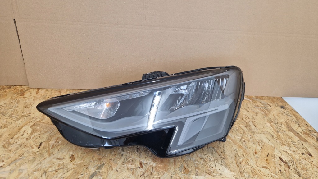 фото №1, Audi a3 8y лампа левый перед 8y0941011 led