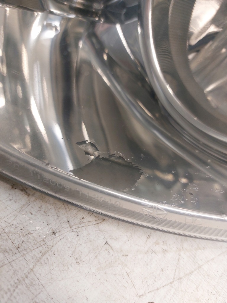 фото №6, Лампа левая передняя chrysler voyager iv lift