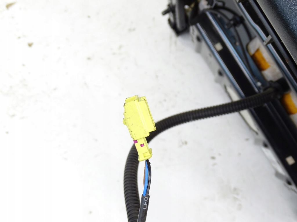 фото №11, Kpl сиденья заднее сиденье обивка полукожа audi a3 8p lift cabrio s-line