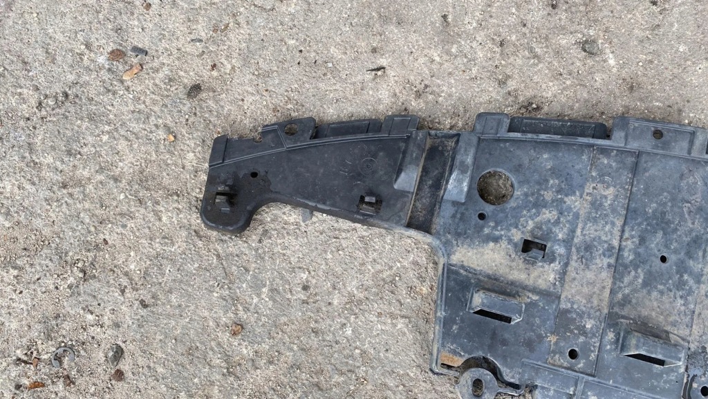 Купить Защита нижняя передний бампера opel astra j sports tourer 13368661 1.6l