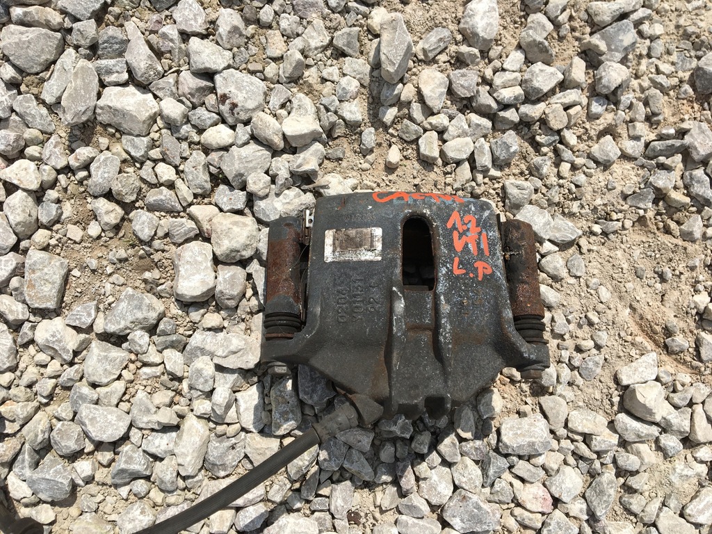 фото №1, Суппорт тормозной левый перед citroen c4 cactus 14-