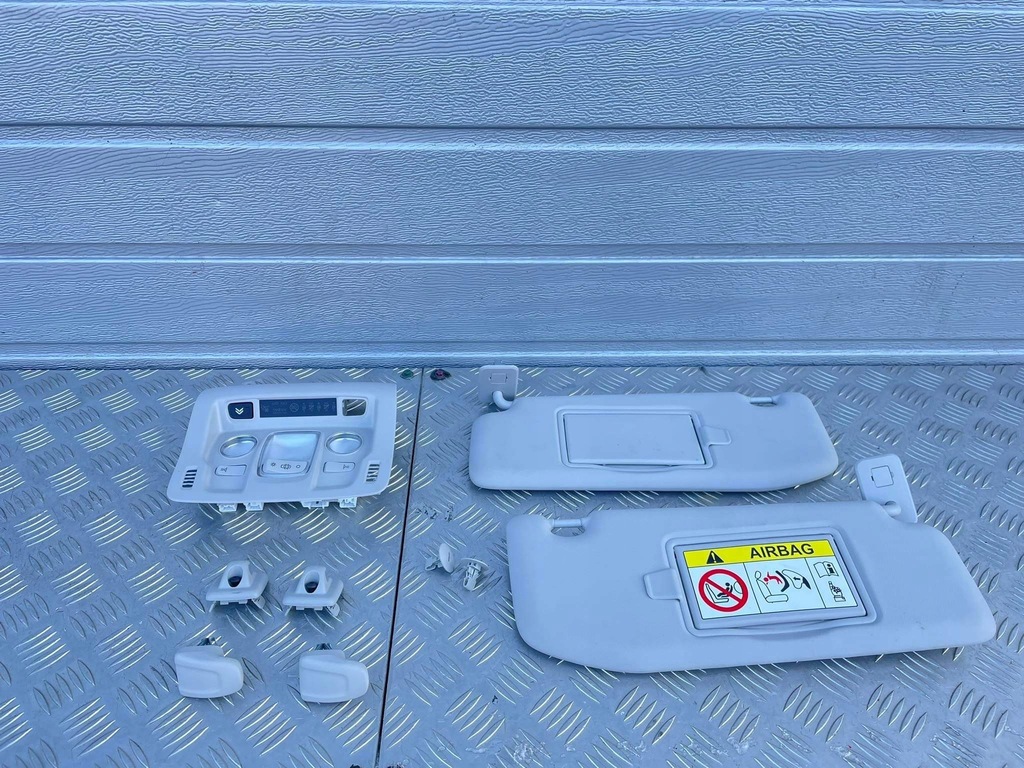 фото №1, Citroen c3 iii солцезащитный козырёк лампа 16- eu.