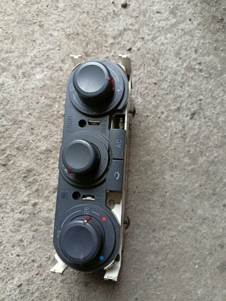 фото №1, Панель кондиционера seat ibiza 6l0820045