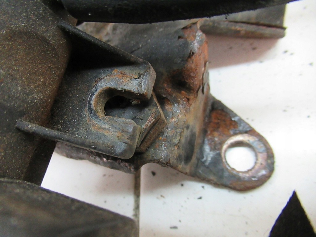 фото №16, Оригинальный номер vag 1k0906627a клапан давления турбины