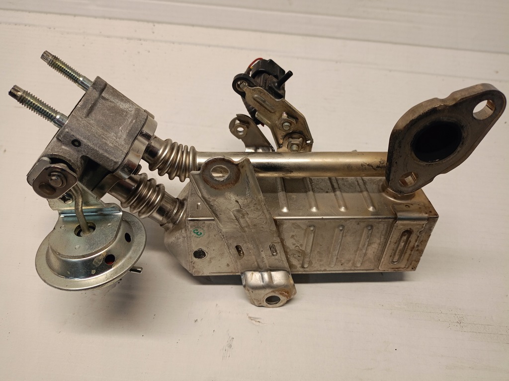 фото №8, Egr радиатор выхлопных газов 25601-33070 toyota auris ii 1.4 d4d