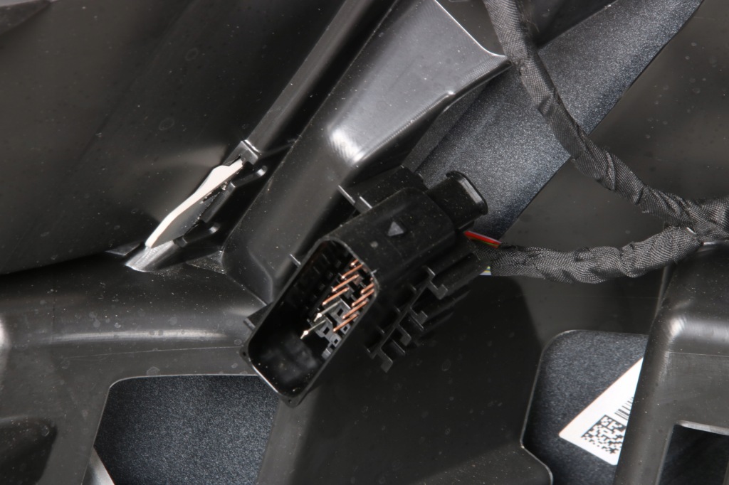 фото №11, Bmw ix i20 lci бампер передній перед m-pakiet pdc джгут kompletny c7a usa