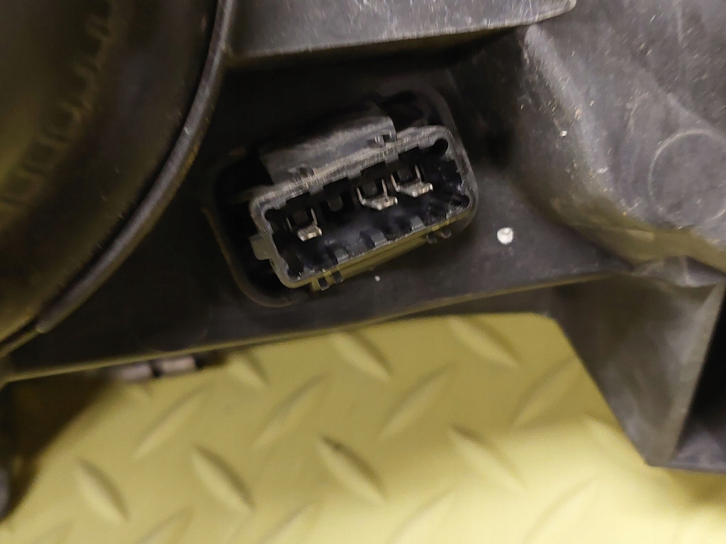 фото №10, Volvo xc70 лампа правый перед 89006871