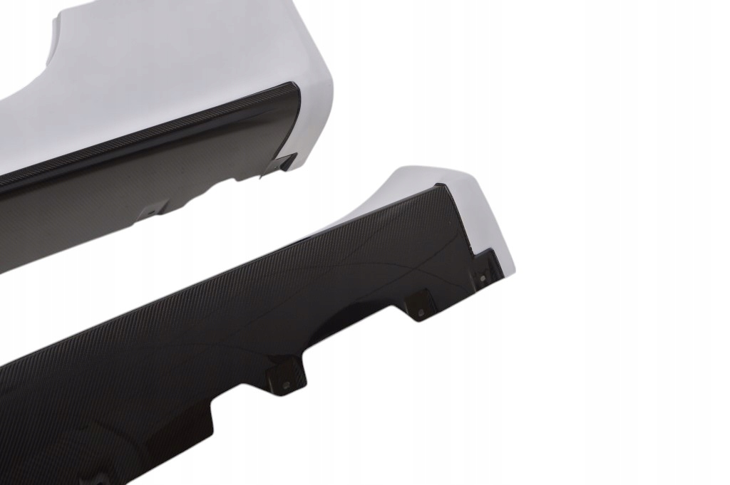 фото №11, Aston martin vantage n24 накладки молдинг пороговые карбон