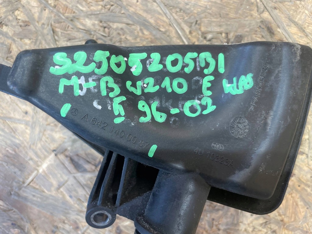 фото №9, Mercedes e klasa w210 95-02 резонатор воздухозаборник воздуха вентиляция картера