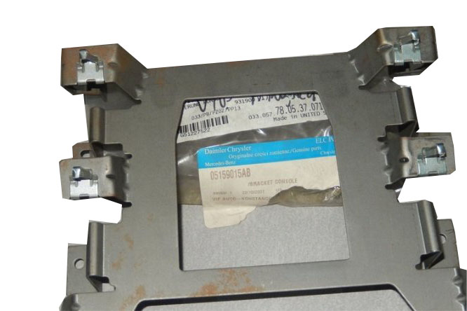 фото №1, Кронштейн проигрыватель dvd jeep commander 05159015ab