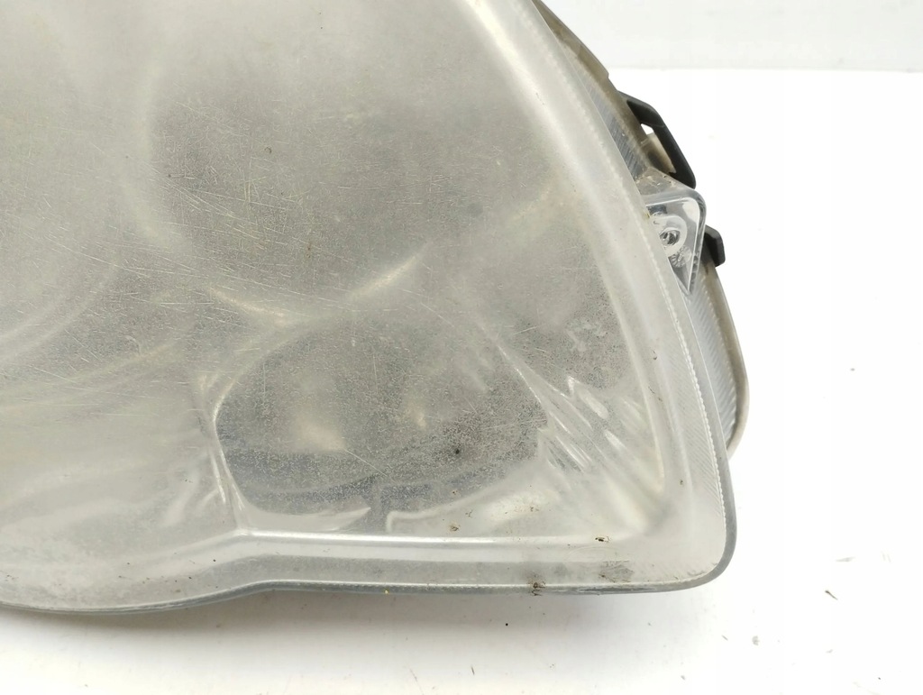 фото №8, Chrysler voyager 2006 права сторона лампа передня