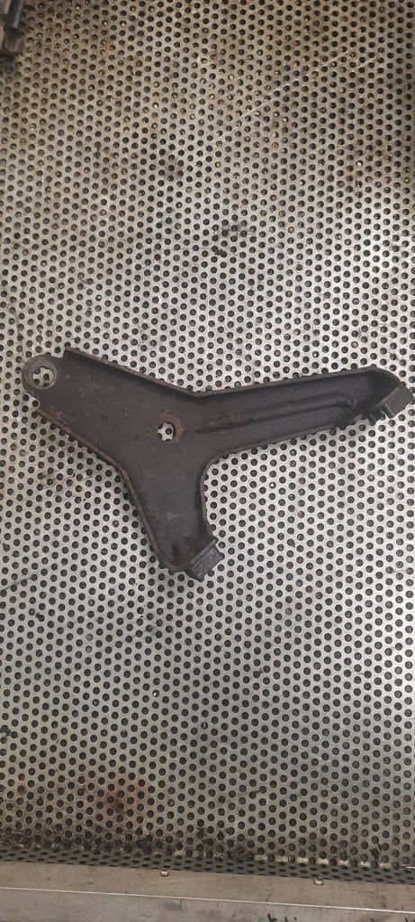 фото №2, Кронштейн катализатора 629845a renault master