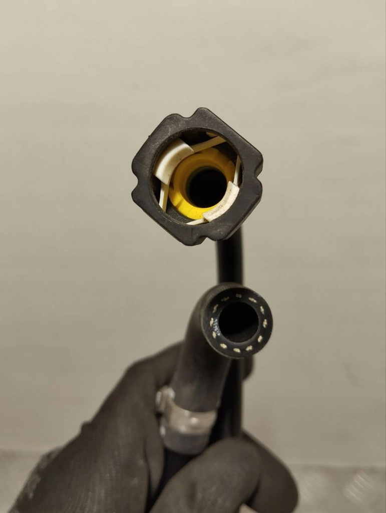 фото №6, Aston martin db11 2019 шланг топлива hy539b051ab