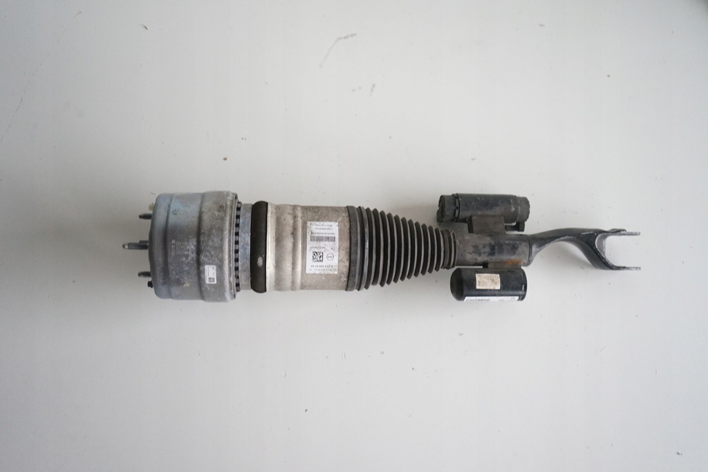 фото №1, Амортизатор передний левый airmatic mercedes e-klasa w213 4matic 2133201501