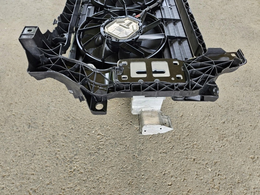 Комплект радіатор вентилятори ремінь передній підсилювач балка audi rs q8 4.0 Зі Шроту