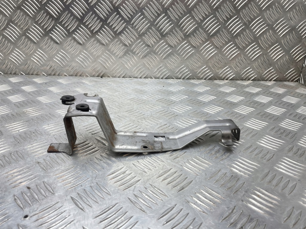 Купить Bmw f10 кронштейн кронштейн насоса воды 2284293 7846161