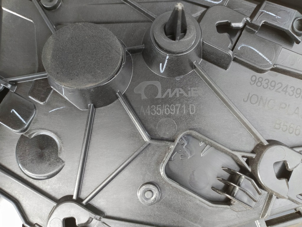 фото №10, Стекло кузовная правая peugeot 2008 ii