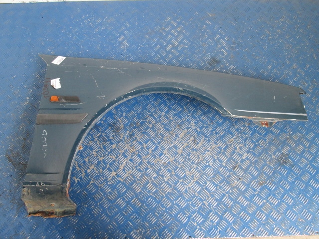 Volvo 440 460 крыло  правый  перед niebieski в Украине