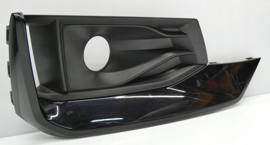 фото №1, Audi a4 b9 allroad 8w0807683ar права решітка бампера перед