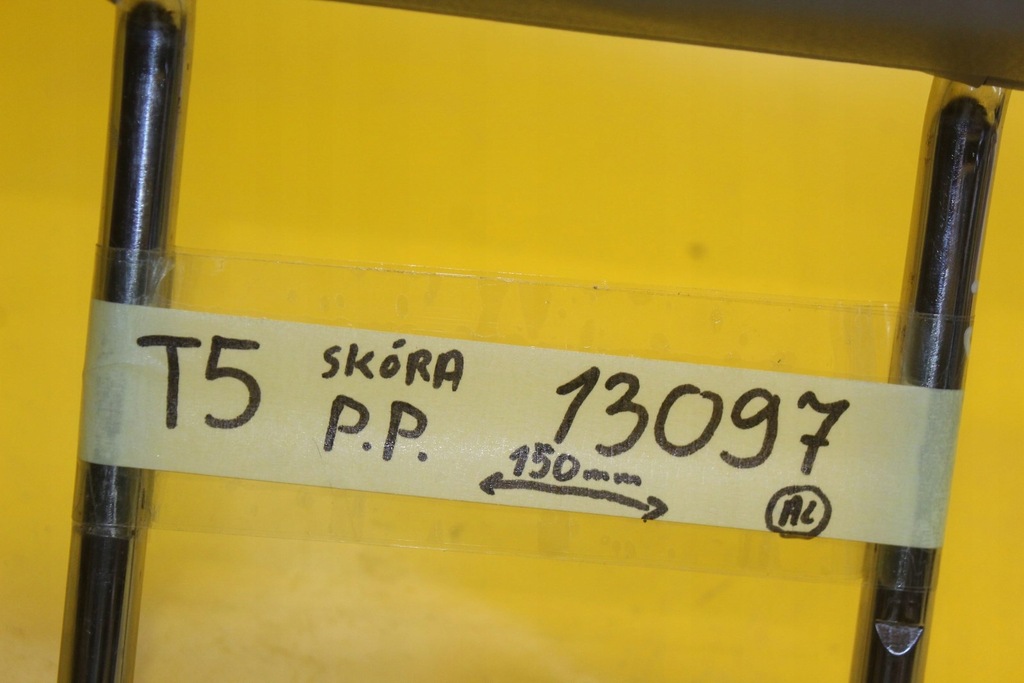 фото №7, Подголовник правый перед vw transporter t5 кожа