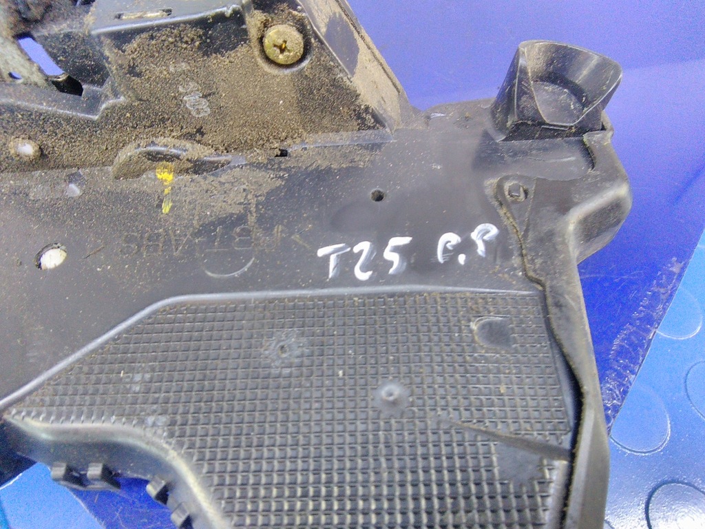 фото №7, Toyota avensis t25 замок двері правий перед