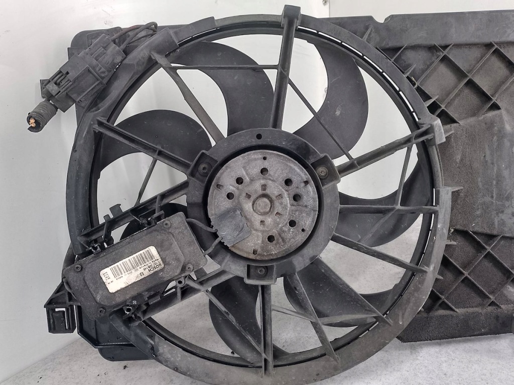 Вентилятор радиатора volvo v50 3135103905 093682/2 1137328148 bosch 1.6 Недорого