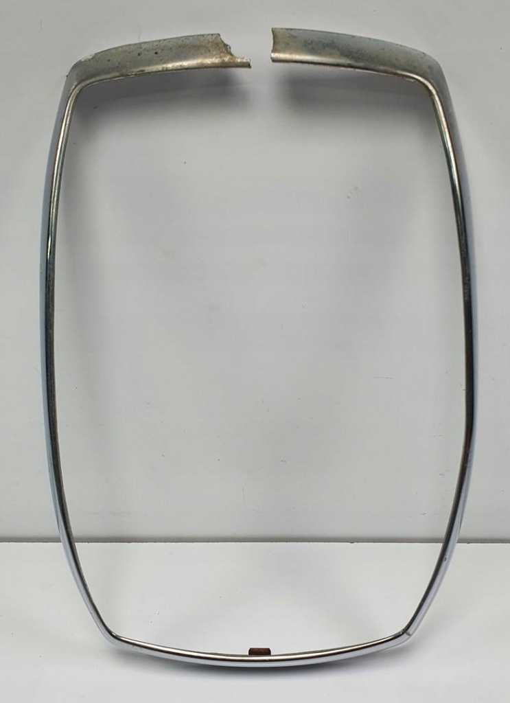 Купить Рамка молдинг лампы правый перед хром mercedes w115 w114