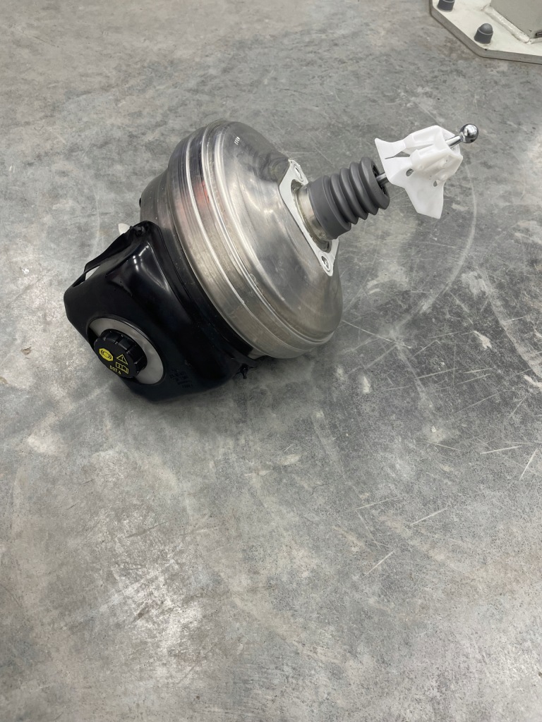 фото №1, Усилитель тормозов насос тормозная a6 a7 c8 идеальное состояние оригинал