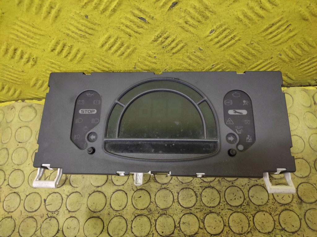 Купити Renault modus 1.6 лічильник p8200418021d