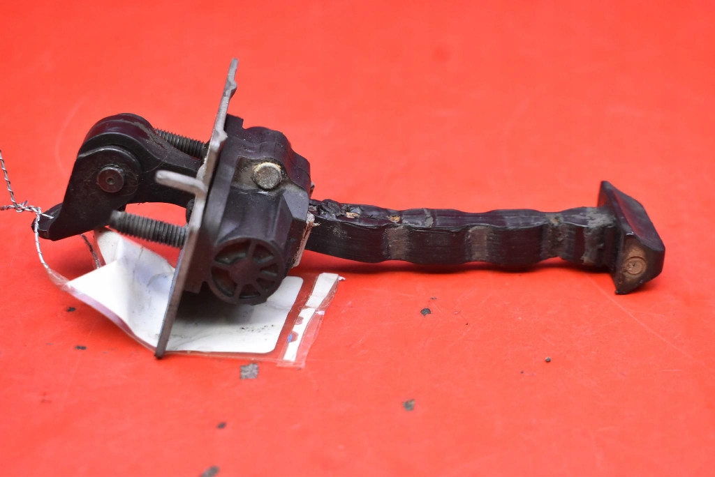 фото №5, Ограничитель дверь левый перед peugeot 308 2 ii t9 13-19