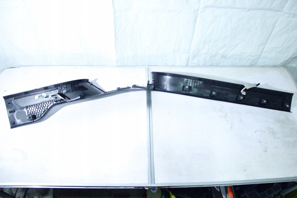 Vw volkswagen touareg 3 накладка  накладка порога  правая r line led 760853846b Оригинал