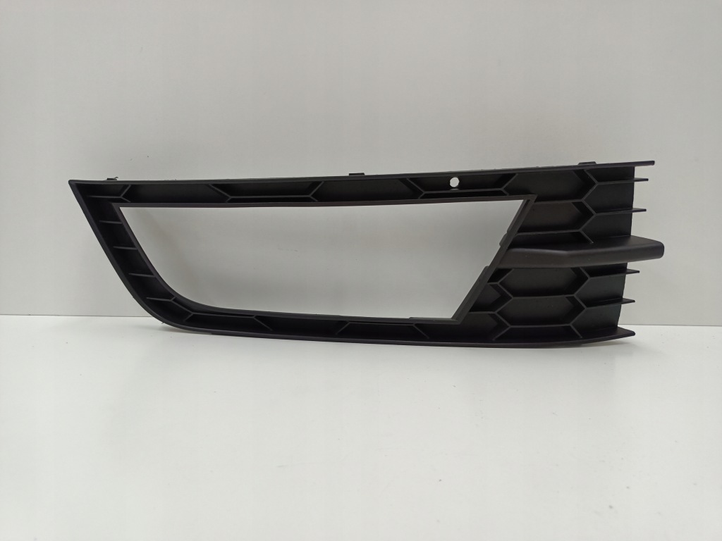 фото №1, Skoda octavia 3 решітка права 5e0807682