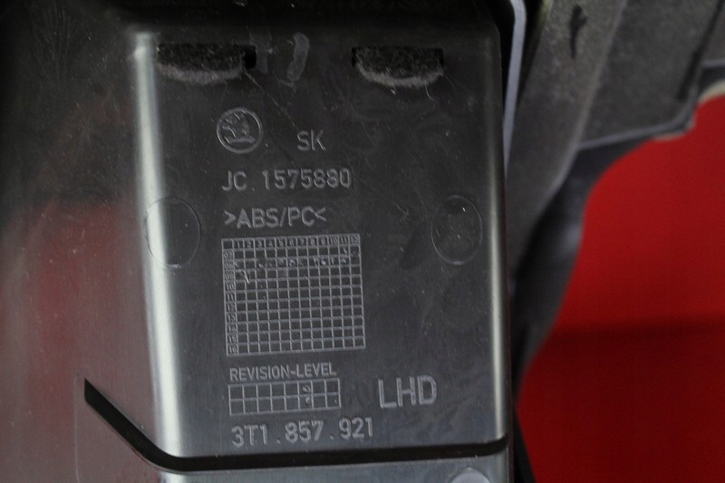 фото №11, Панель приладів консоль панель приладів подушка безпеки eu 3t1857007c skoda superb 2 ii 08-13