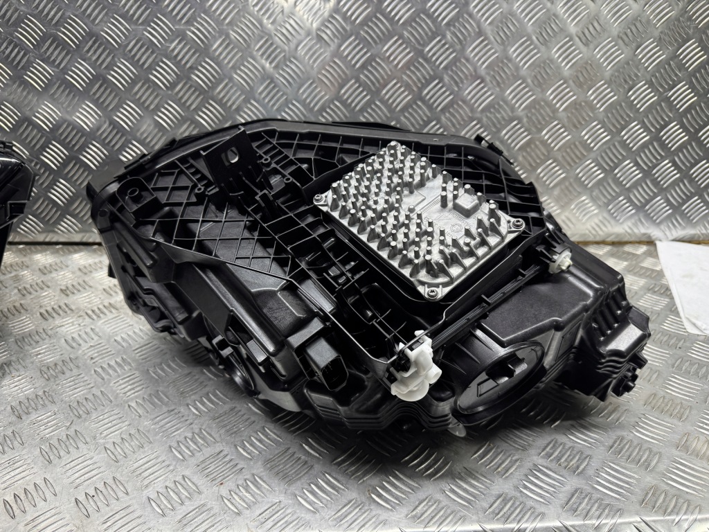 Фара ліве правий multibeam фара перед led mercedes gla 2 рестайлінг  w247 Київ