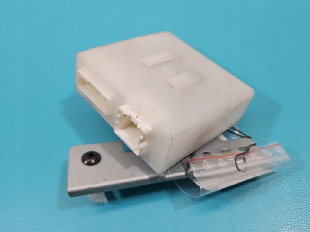 Купити Блок керування модуль infiniti q50 i 13-17 988004hk0a поперечина руху