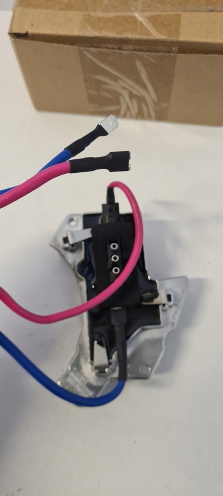 фото №6, Регулятор резистора вентилятор frankberg 2108206210 mercedres c-klasse w202