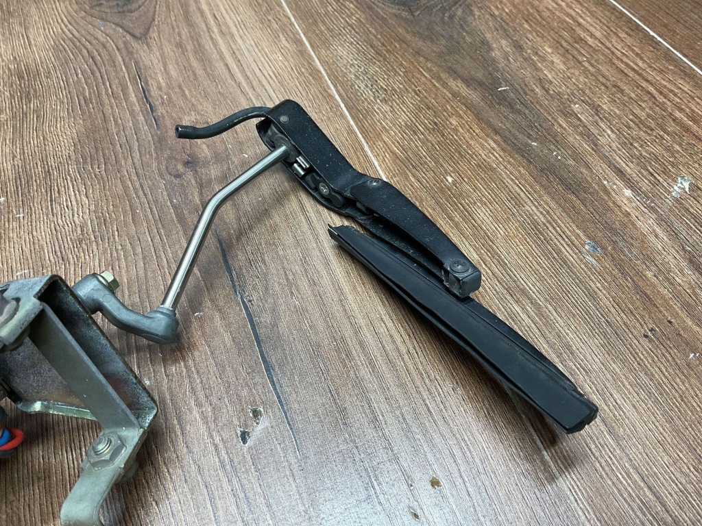 Моторчик дворники правый лампы фара mercedes sl r129 1298200442 Цена