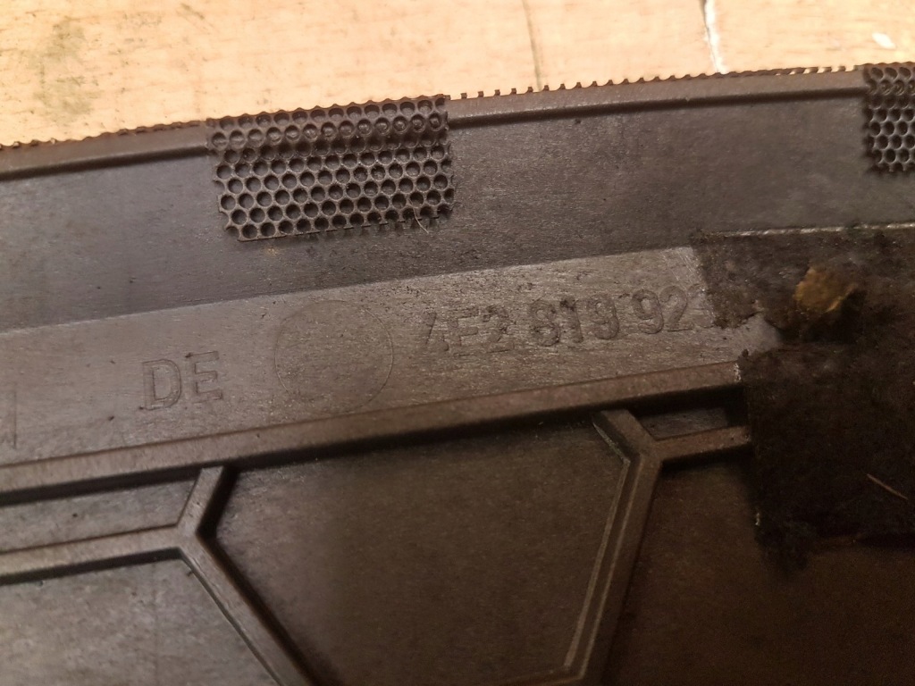 фото №3, Накладка захист динаміка audi a8 d3