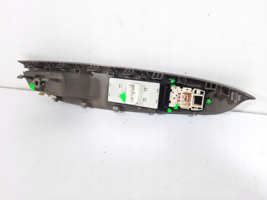 фото №13, Kia rio iii sedan 1.2cvvt 13r панель перемикач вікон 93570-1w000