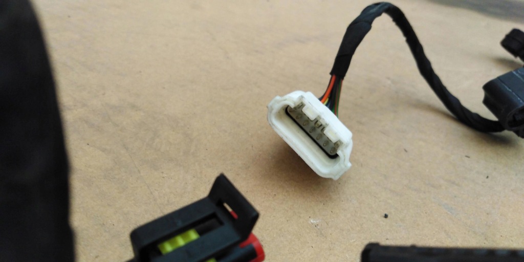 фото №4, Ferrari f8 электропроводка жгут дверь