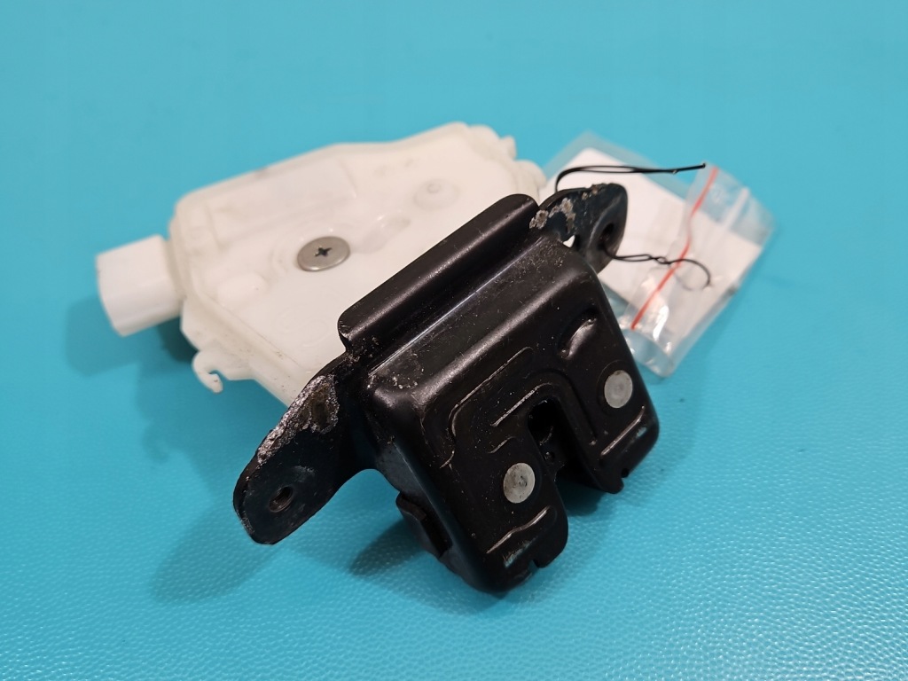 фото №1, Замок кришки задня toyota yaris iii hb 3pin