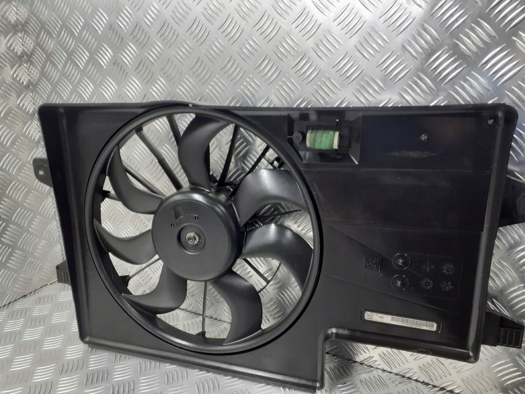 Купити Вентилятор радіатора ford focus 2.0 8s438c607-af