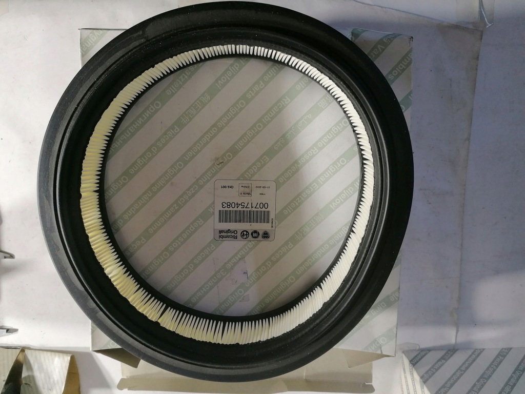 Купить Оригинальный фильтр воздуха fiat 71754083