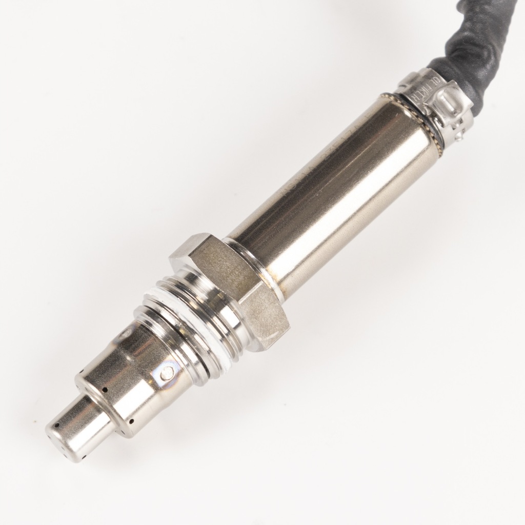 фото №2, 68520658aa alfa romeo giulia stelvio 2.2d 46344808 датчик nox кронштейн датчик