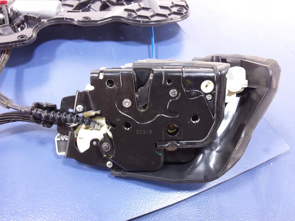 фото №7, Audi a8 d4 4h замок двері задня правий доводчик 12 pin